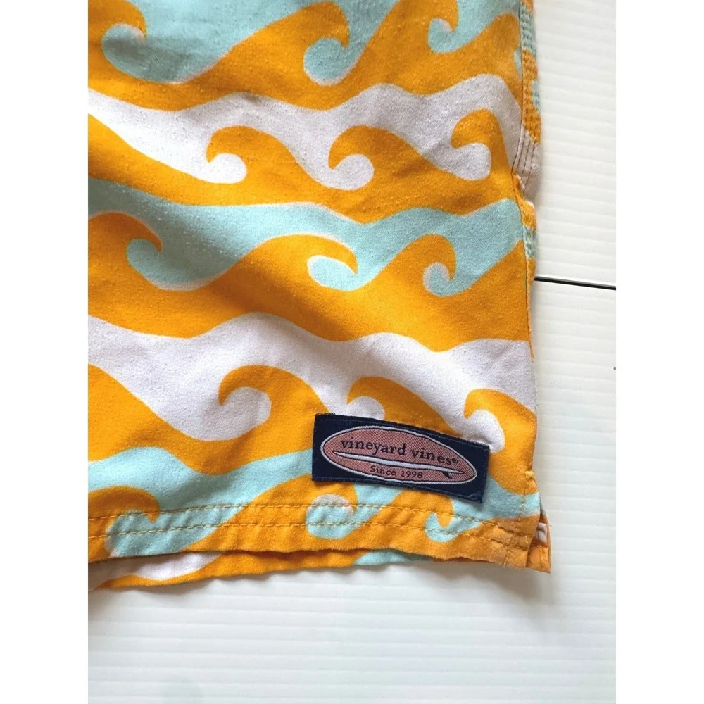 Vineyard Vines Swim Trunks Mens XL Orange‎ Wave Print Coastal